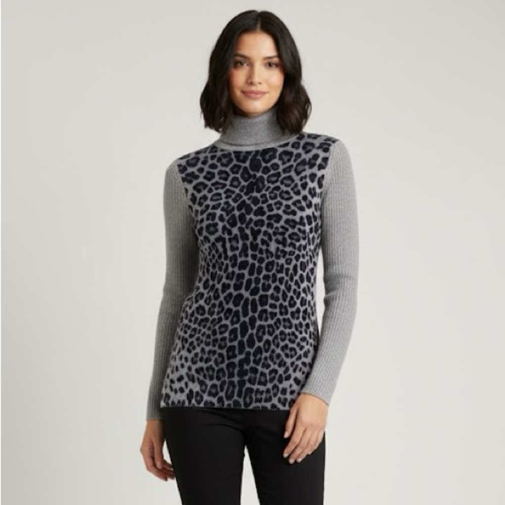 C by Bloomingdale’s Cashmere Leopard Print Turtleneck Sweater Gray Size M Fall
